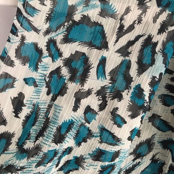 H.I.P. Leopard Sleeveless Tunic Top Small Blue Sleeveless High Low Button Front - Picture 3 of 10